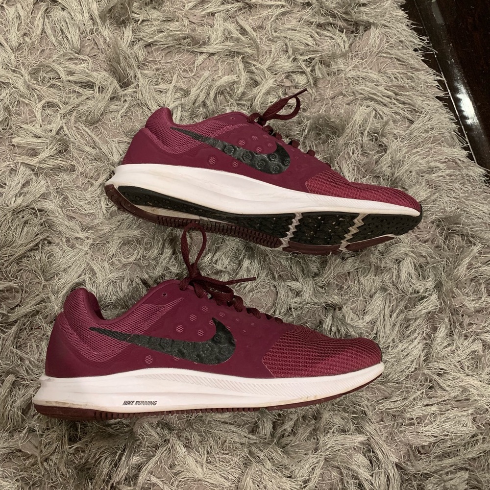 NIKE women’s running shoes